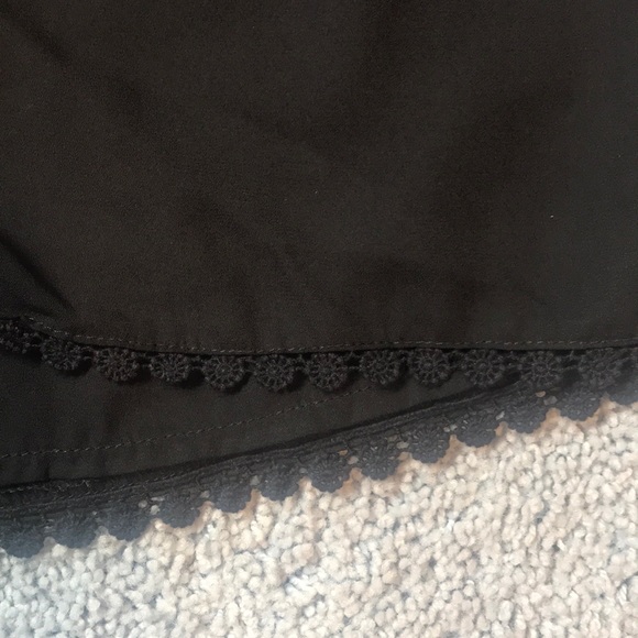 Brandy Melville Crochet Trimmed Shorts - Picture 6 of 6